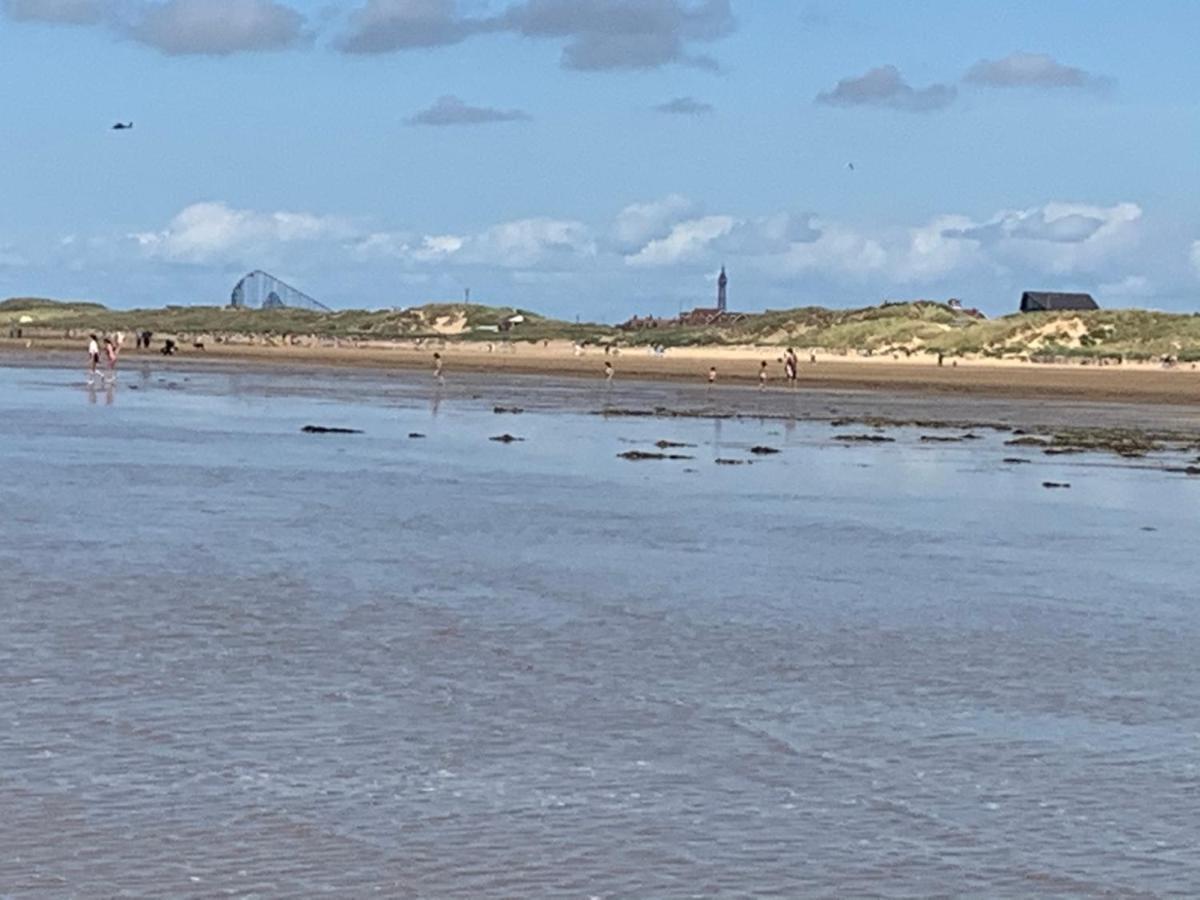 Beach Shore - Sea Views Lytham St Annes Bagian luar foto