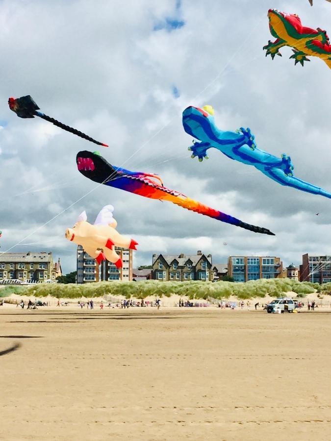 Beach Shore - Sea Views Lytham St Annes Bagian luar foto